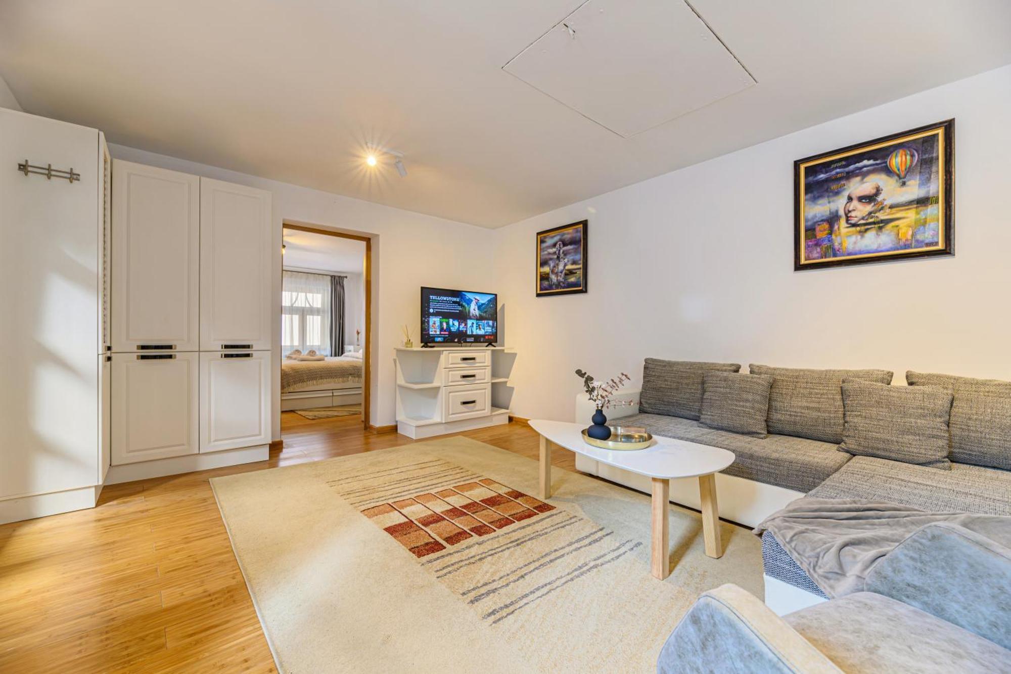 Ceahlau Cozy House With Terrace, Bbq & Free Parking Brașov
